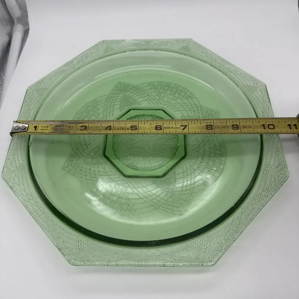 L.E. Smith Romanesque Green Uranium Glass Platter 10.5” “Gothic Arches” Glows!